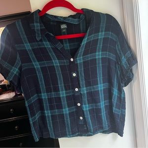 Wild Fable Crop Button Up Short Sleeve Shirt